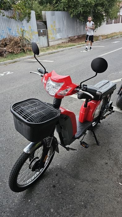 De vânzare scuter electric moped cu pedale