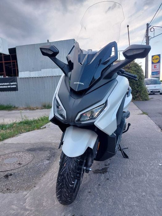 Honda Forza 350 2025 cu 2800 km