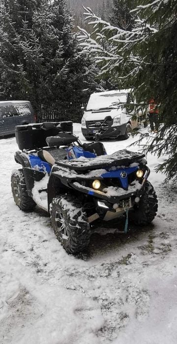 Vând atv cf moto 550L.