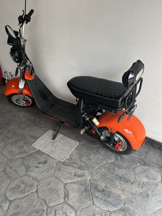 Vand scuter electric