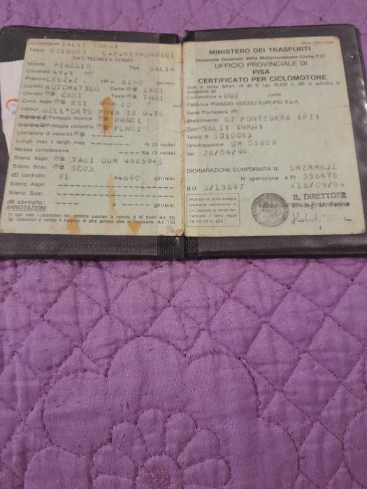 Ape50 piaggio triciclu pe benzina