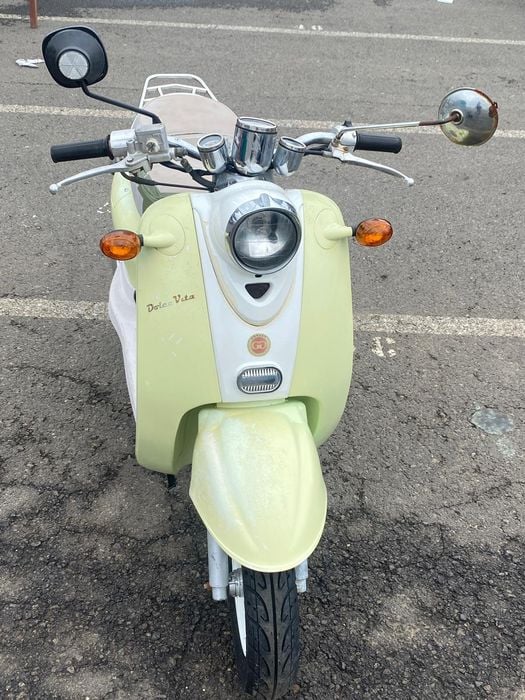 Vând Scuter Dolce Vitta