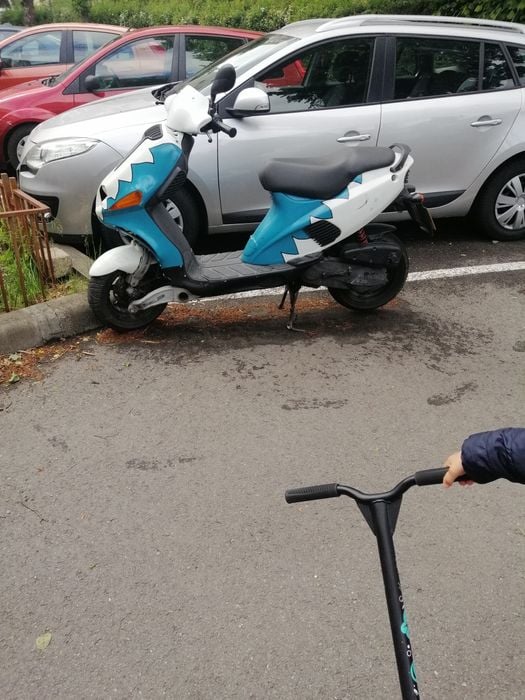 Vând scuter italjet