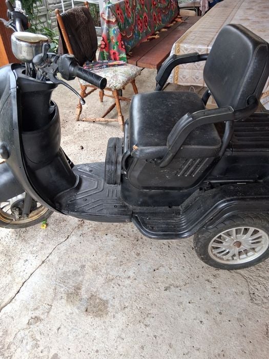 Vand caruț electric