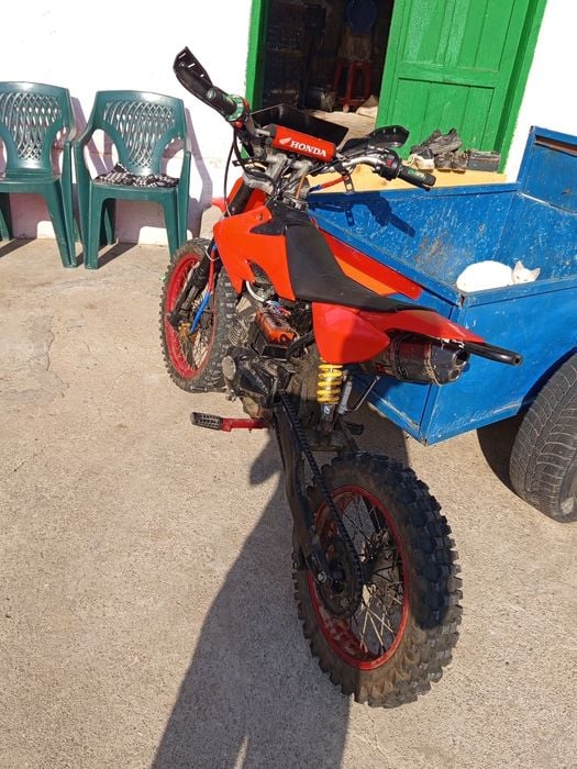 Cross  se poate vedea în prachova