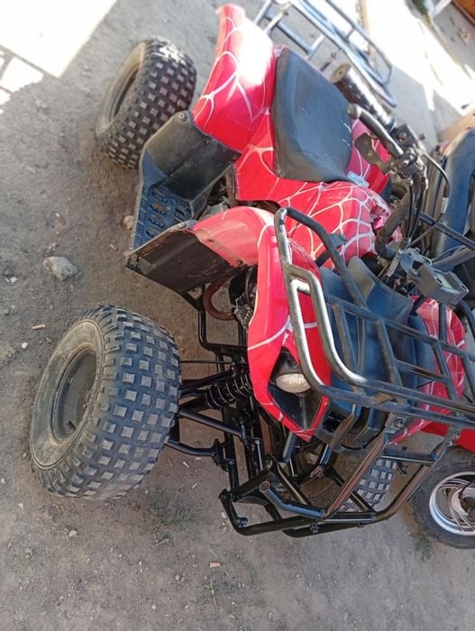 Vând ATV 125cc 3+1