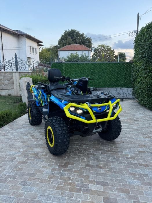 Vând can-am outlander 2023