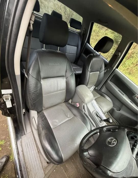 Interior piele Toyota Hilux 2006-2016 editie 200 de exemplare