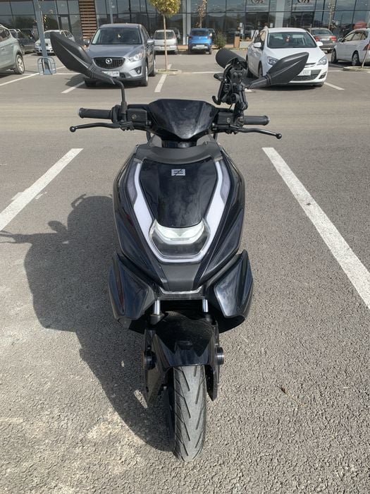 Scuter electric Zeeho AE8+