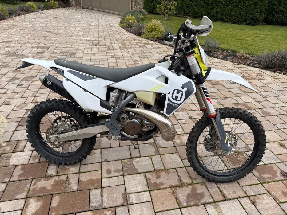 Cross Husqvarna TE 250 L – 2022 – ca nouă, doar 1 500 km!