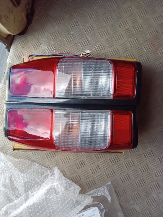 Lampa stop far spate nissan navara de la an 1998 la an 2010  stop nou