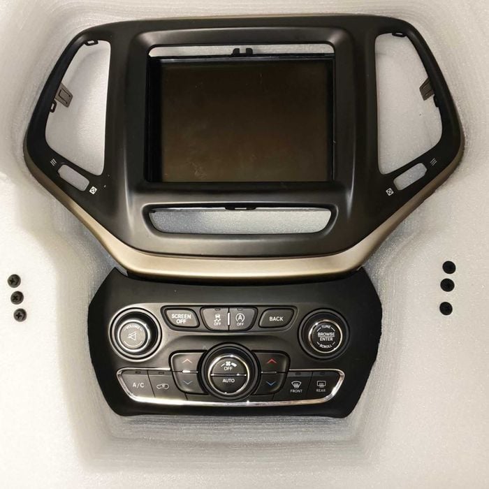 Jeep Cherokee navigatie - radio/CD/DVD/GPS 68258678AG