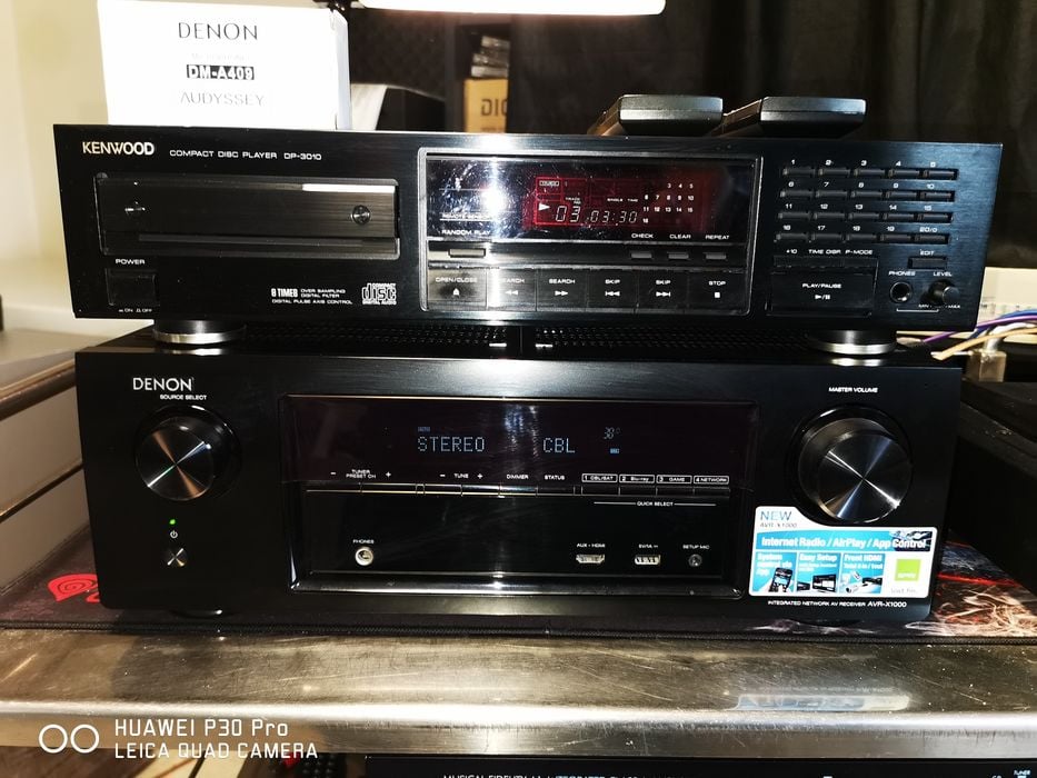 Receiver, amplificator 5.1 Denon AVR-X1000, cu telecomanda și microfon