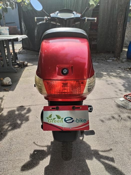 Scuter cu pedale pentru LIVRATORI