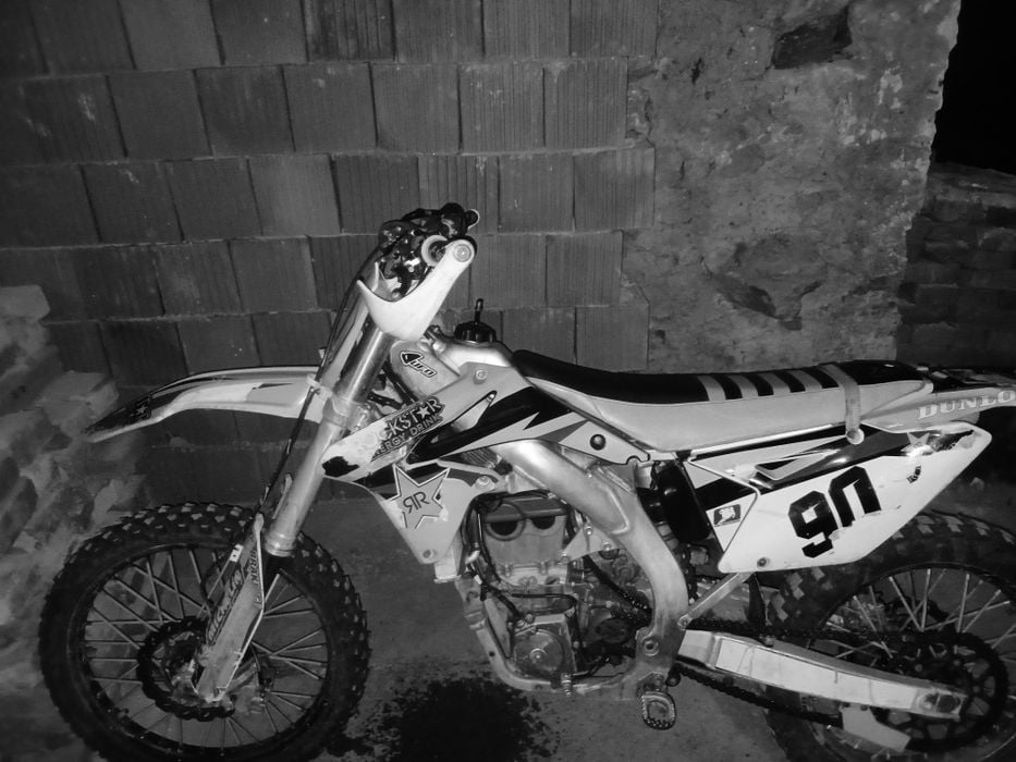 Vând cross Suzuki rmz 250 4 t 2008