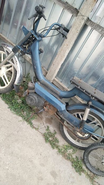 Vând mopeda cu pedale