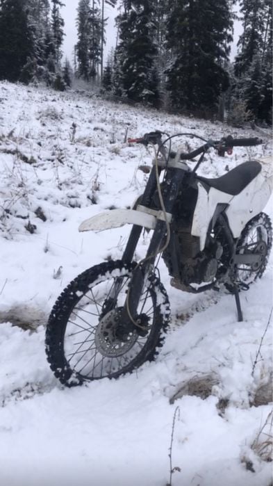 Vând cross 150 cc