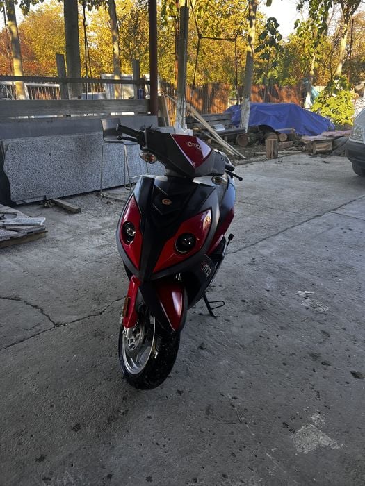 Scuter electric emco