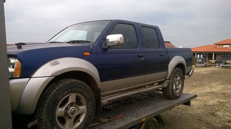 dezmembrez nissan navara