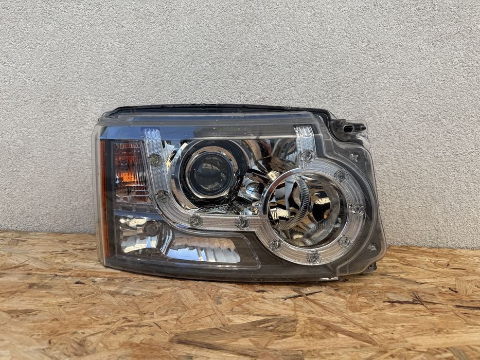 Far dreapta Land Rover Discovery 4 2009-2014 Xenon adaptiv + LED