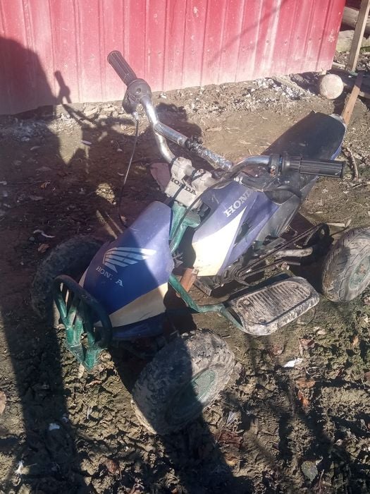 Vând ATV 49cc Honda