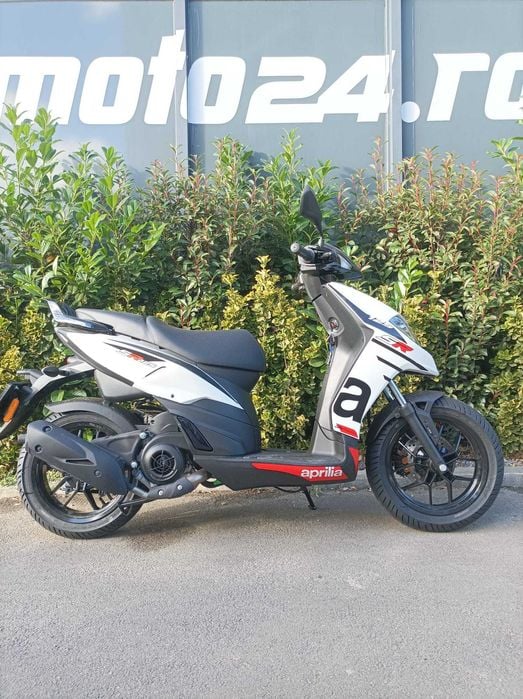 SCUTER Aprilia SR 125