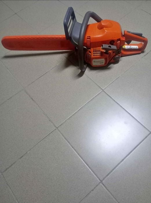 Vând Sau Schimb Drujbă Husqvarna 435 X-Torq.