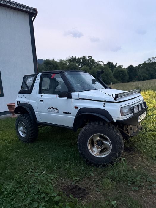 Suzuki vitara offroad