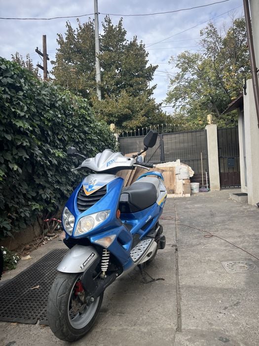 Vand scuter peugeot 2007