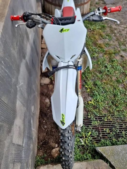 Vand sau schimb Suzuki RMZ 250