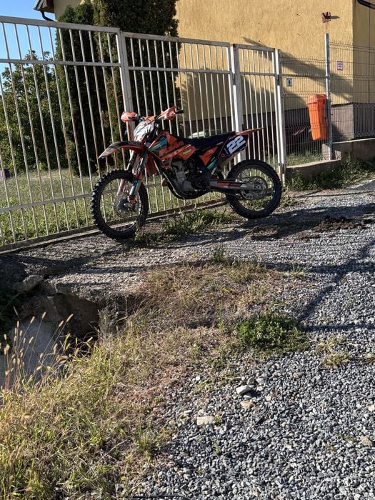 Vand Ktm sx-f 250 mai multe detalii in privat
