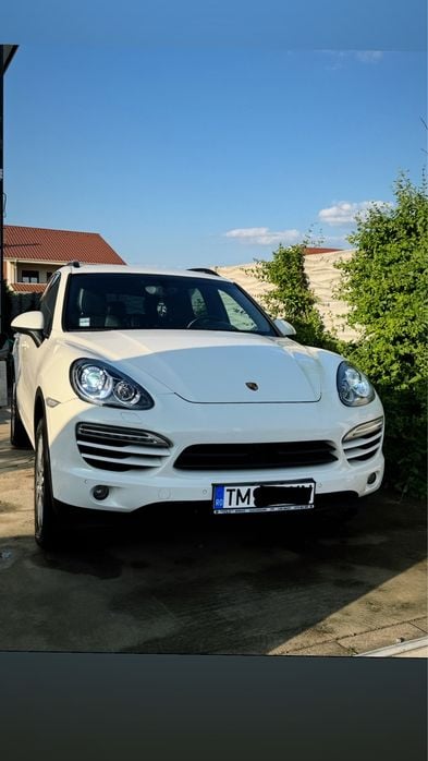 Vand Porsche cayenne. Proprietar