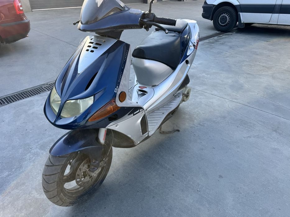 Vand scuter 49 cc Derbi Predator in stare perfecta de functionare