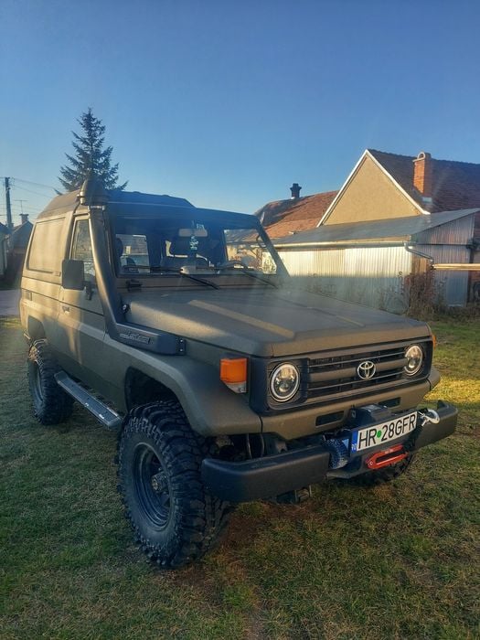 Vând/schimb Toyota Land Cruiser HZJ73