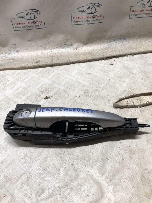 Maner exterior stanga fata  Jeep Cherokee 2.2 Motorina 2016