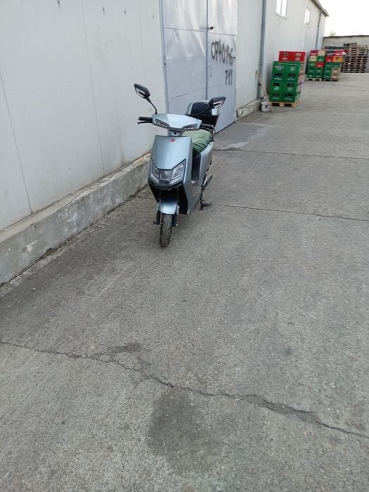 Vând scuter electric