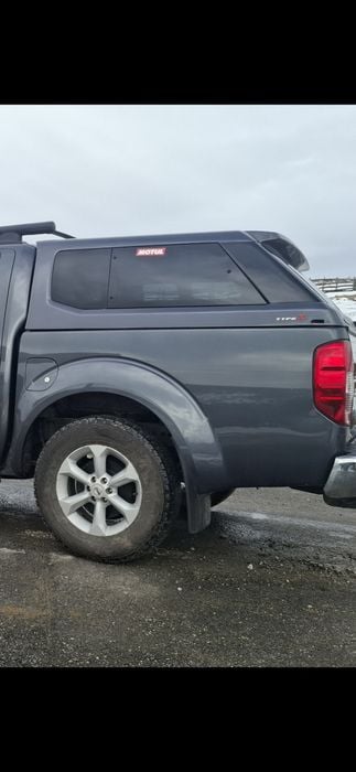 Hardtop nissan navara d40