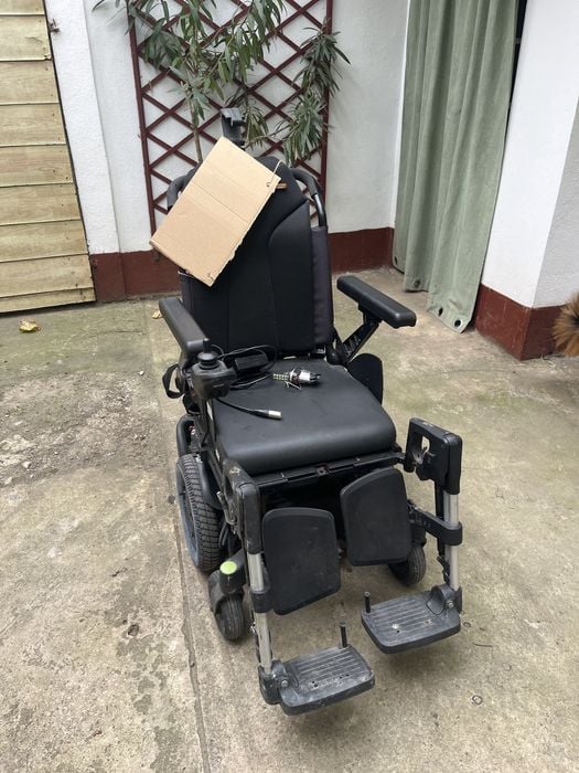 Scaun electric pentru persoane cu dizabilitati