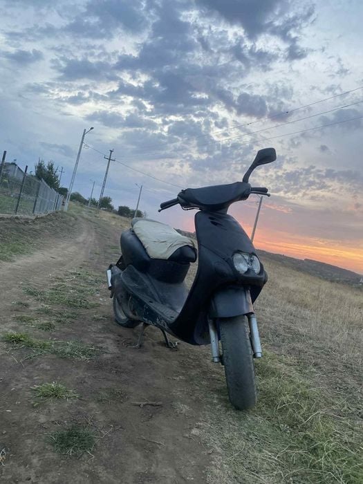 Vând scuter 80cc în 2 T
