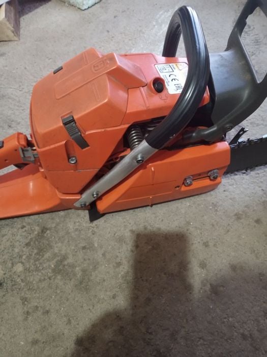 Vând Husqvarna 365 x-torq