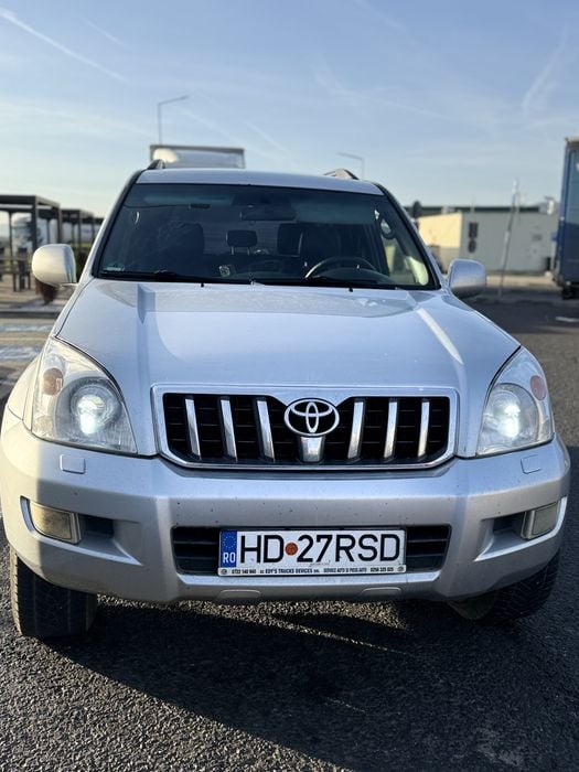 Vand Toyota Land Cruiser 4x4 foarte bine intretinut
