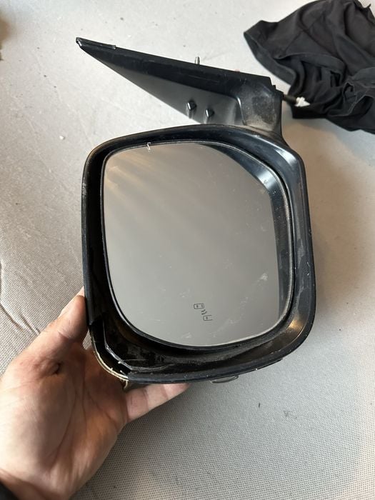 Oglindă stânga toyota land cruiser.