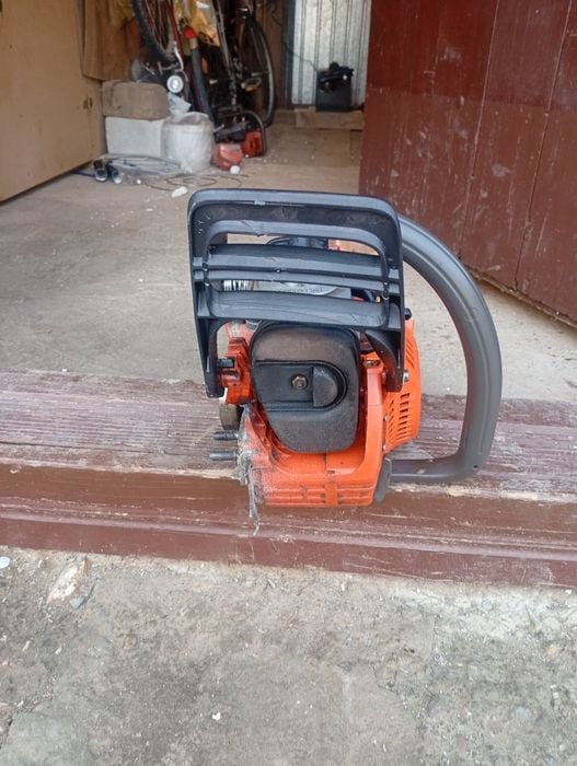 Drujba Husqvarna 240 compresie motor 8.6 bari ,ii trebuie carburator