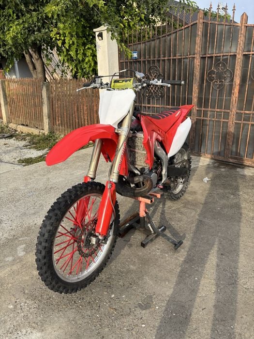 Cross Honda CR250 R