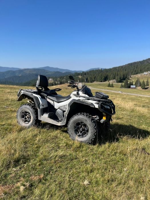 Atv can-am outlander 1000 .