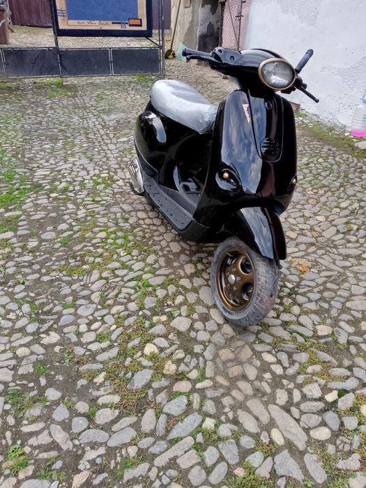 Piaggio vespa et2 ( 300 € )