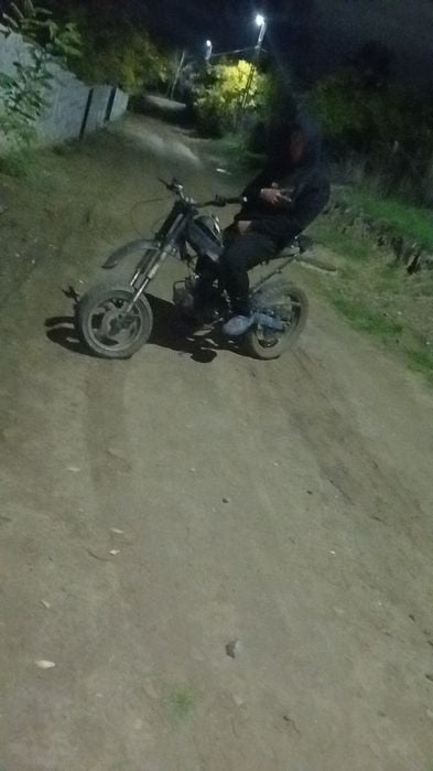 Vânnd un Cross de 125