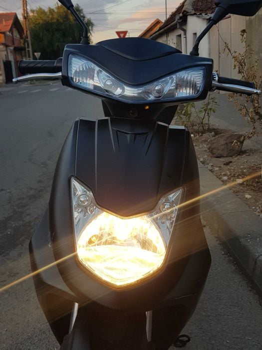 Vand  sau schimb scuter electric zt 27