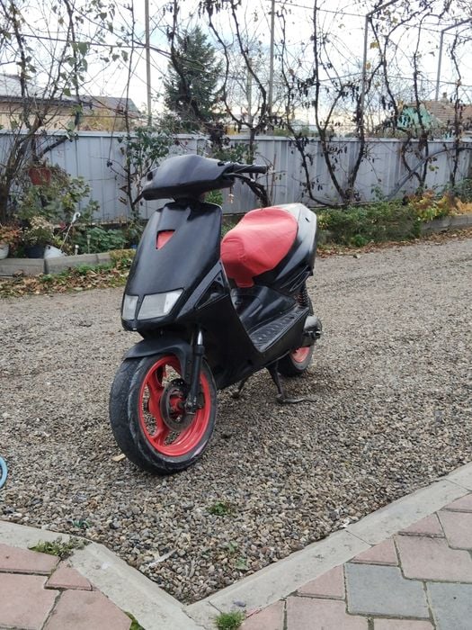 Scuter Aprilia sr1 de 80 CC