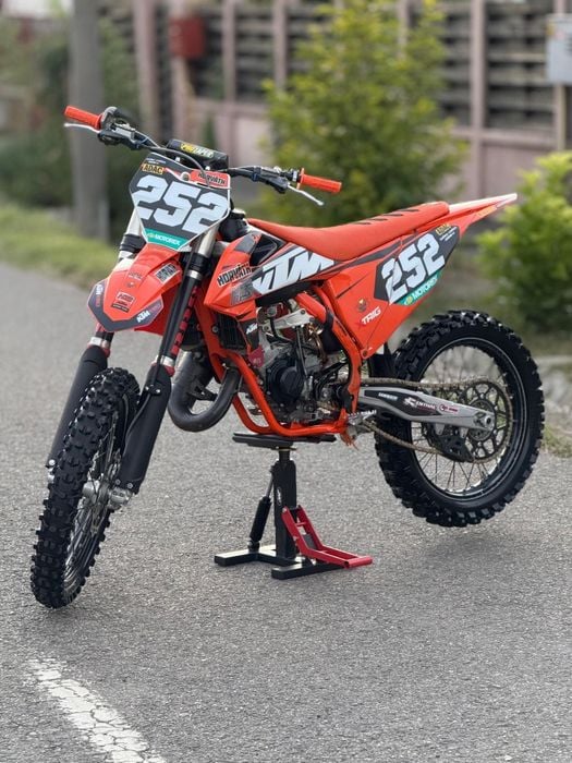 Vând KTM 125 SX 2 timpi Power valve/2022/TUNING/4400€neg!
